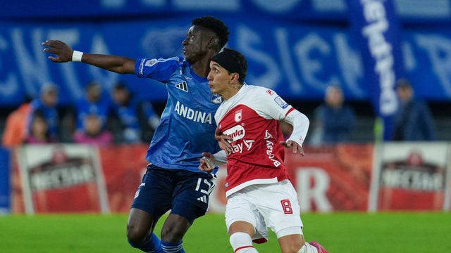 Jhon Cordoba y Omar Fernandez Frasica en Millonarios vs Santa Fe - VizzorImage