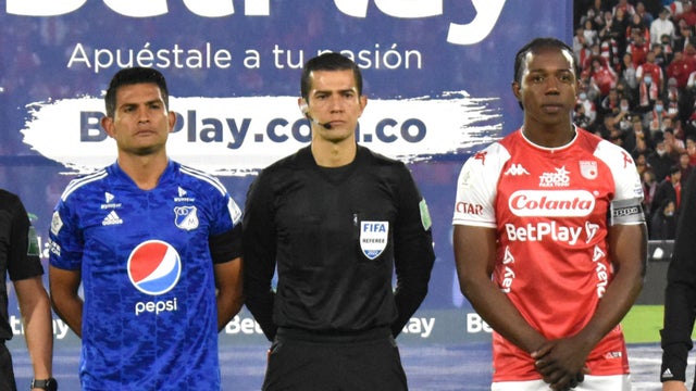 Mackalister Silva, Andrés Rojas y Carlos Sanchez en Santa Fe vs Millonarios - VizzorImage