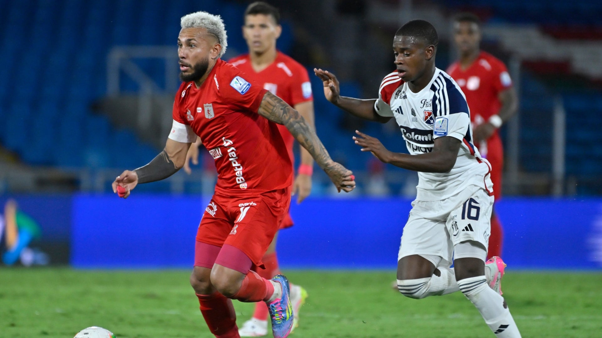 América igualó en casa ante Medellín - VizzorImage