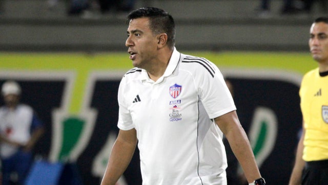 Cesar Farias, DT de Junior de Barranquilla - VizzorImage