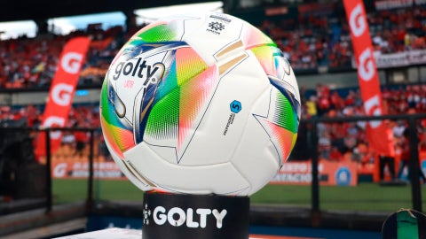 Balón Golty en el estadio Atanasio Girardot - VizzorImage