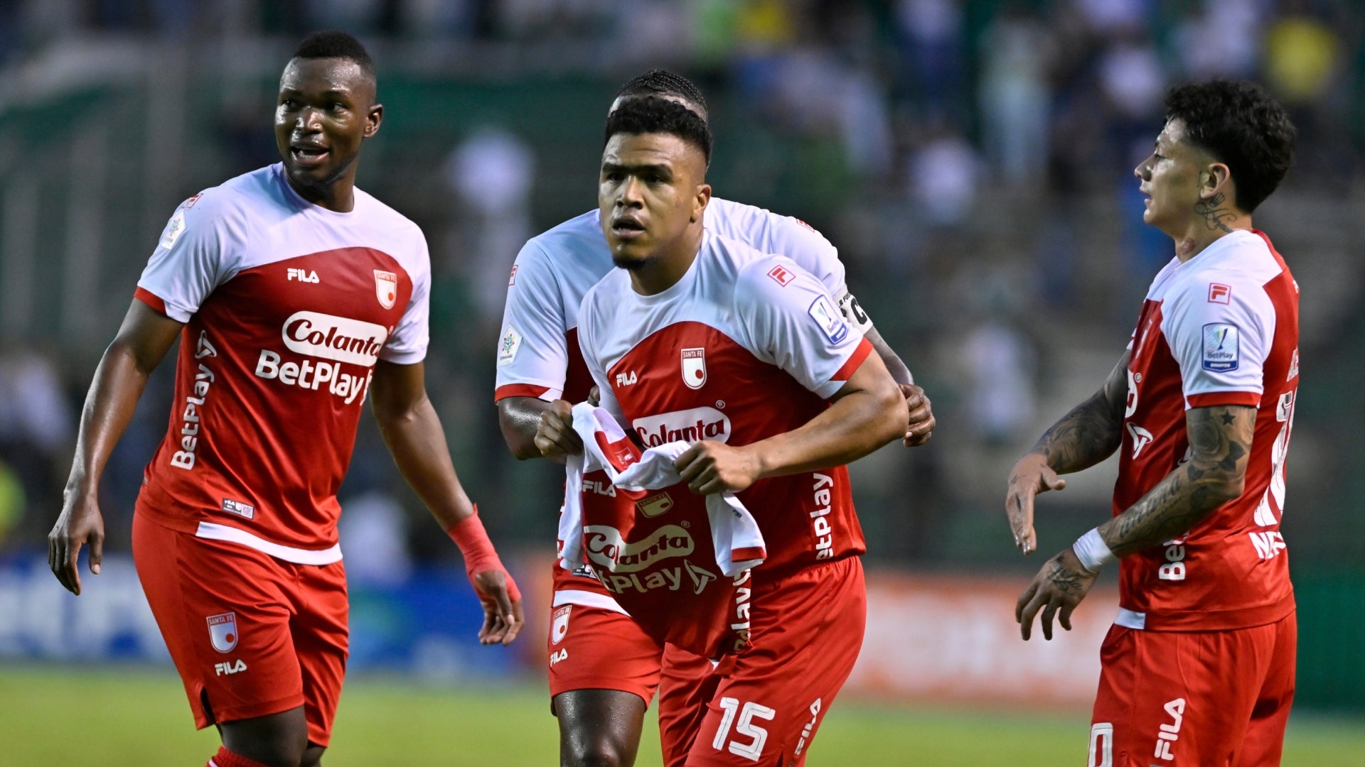 Iván Scarpeta, baja en Santa Fe para la final vs Medellin - VizzorImage Iván Scarpeta, baja en Santa Fe para la final vs Medellin - VizzorImage