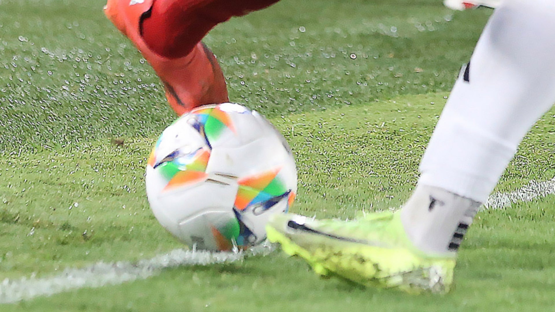 Balón del FPC en disputa - VizzorImage
