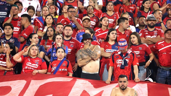 Hincha del DIM se tatuó la séptima estrella sin saber el desenlace