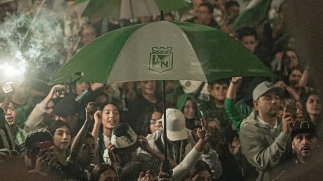 Hinchada de Atletico Nacional acompaña al equipo - @nacionaloficial