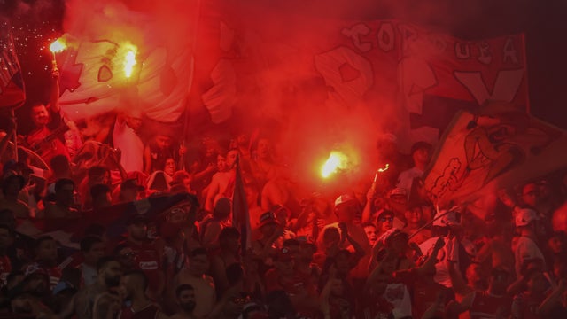 Hinchas de Medellín en la final vs Santa Fe - VizzorImage