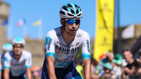 Santiago Buitrago sufrio una dura caida en la etapa 7 del Tour de Francia - @BHRVictorious