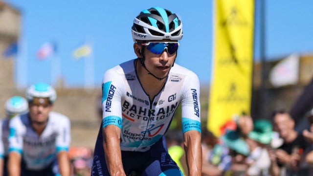 Santiago Buitrago sufrio una dura caida en la etapa 7 del Tour de Francia - @BHRVictorious