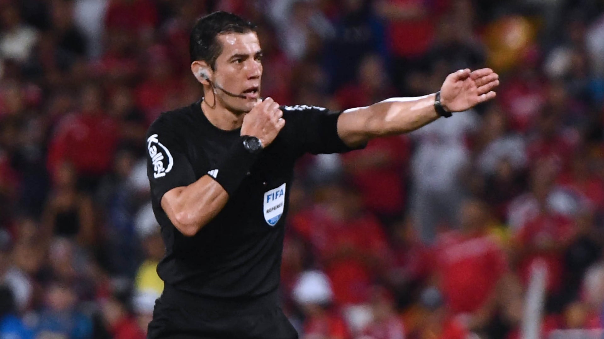 Andres Rojas, arbitro del Medellin vs Alianza - VizzorImage Andres Rojas, arbitro del Medellin vs Alianza - VizzorImage