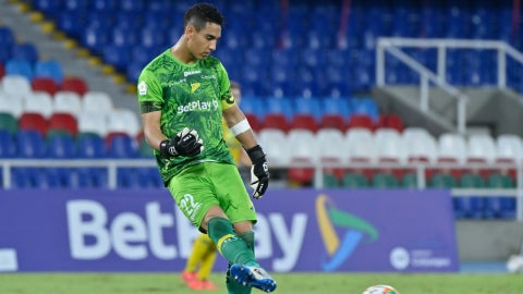 Jeison Mendez evitó el gol de Quindio a Huila - VizzorImage