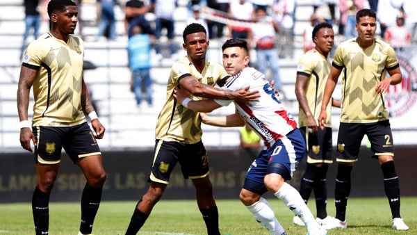 Mira la doble expulsión del árbitro en Águilas Doradas vs. Junior Mira la doble expulsión del árbitro en Águilas Doradas vs. Junior