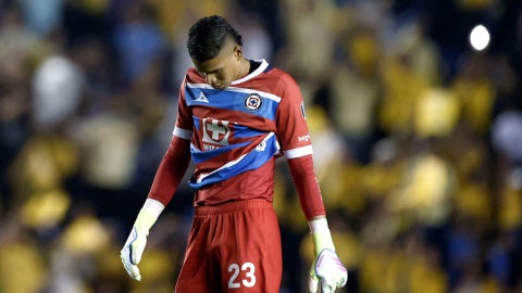 El portero Kevin Mier cometió un insolito error en Cruz Azul - AFP