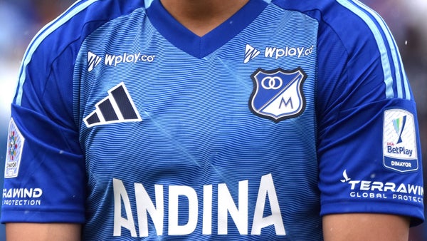 Jugador brasileño se entrena con la camiseta de Millonarios