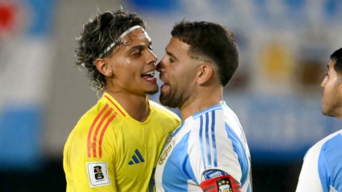 Richard Rios y Nicolas Otamendi, cara a cara en Argentina 1-1 Colombia - AFP
