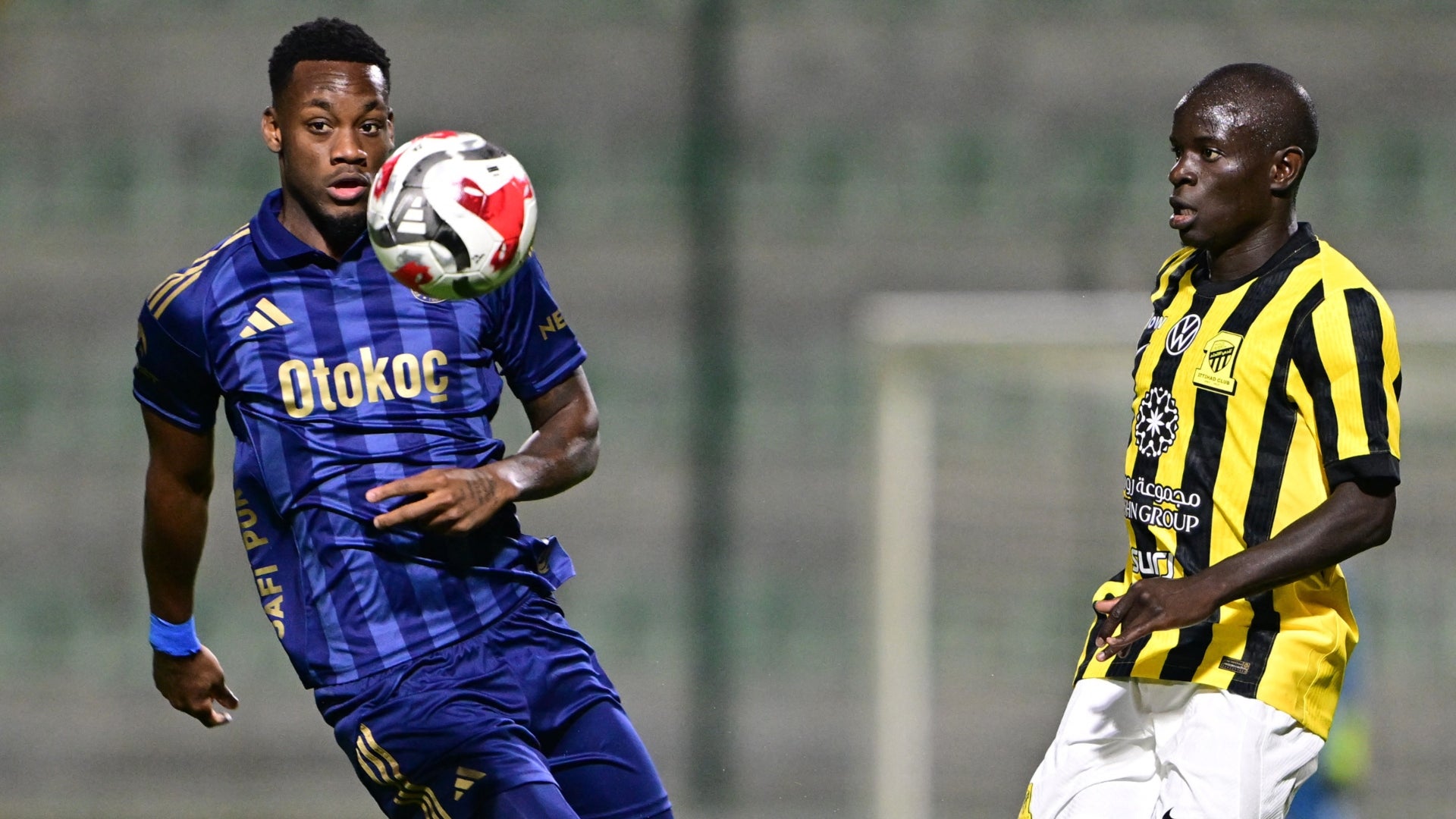 Jhon Duran marco doblete con Fenerbahce - AFP