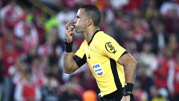 Enseñan roja directa en Medellín vs. Envigado a Londoño y Berrío