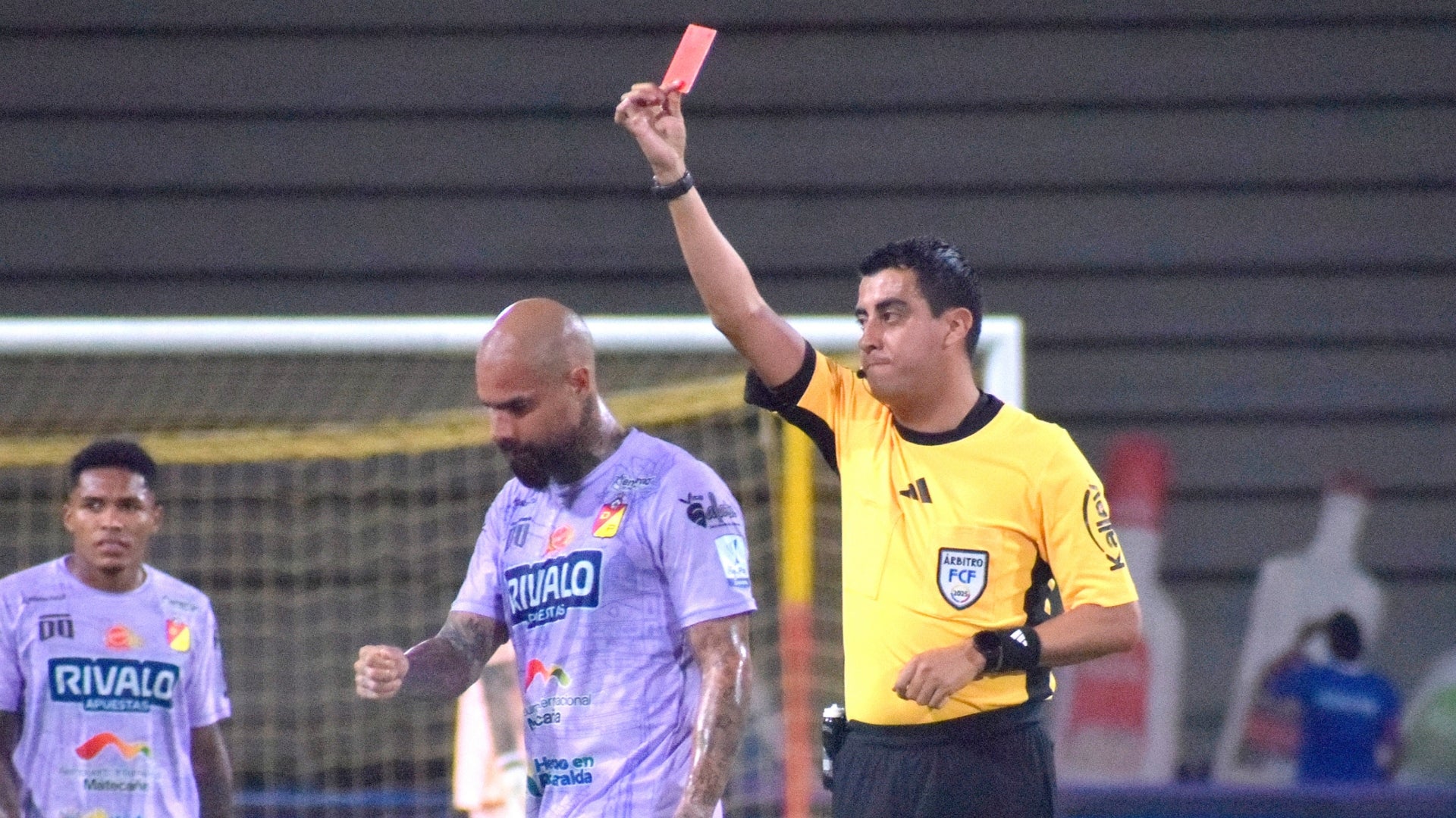 Expulsiones a Quintero y Rovira en Tolima vs Pereira - VizzorImage