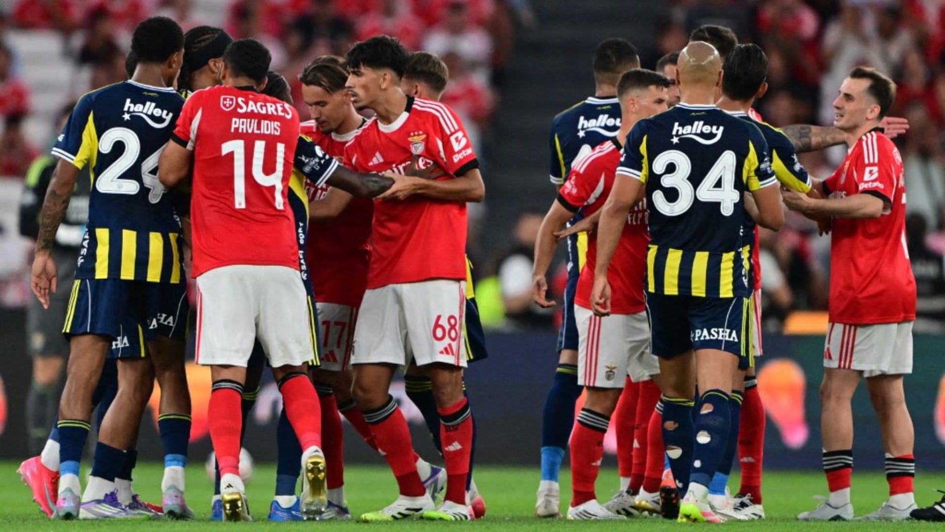 Benfica recibió a Fenerbache