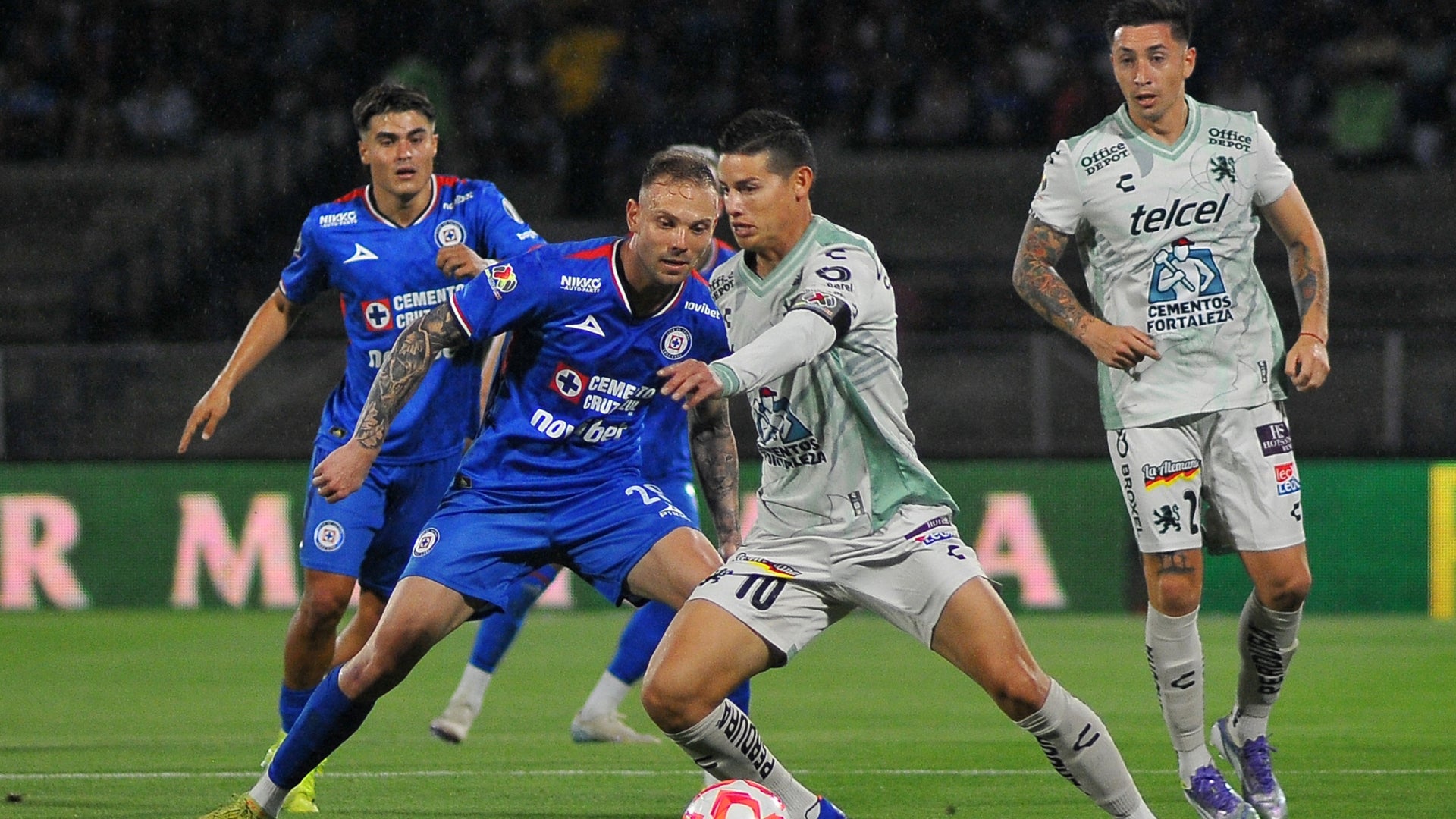 James Rodriguez es criticado en México por goleada a Club León - AFP James Rodriguez es criticado en México por goleada a Club León - AFP