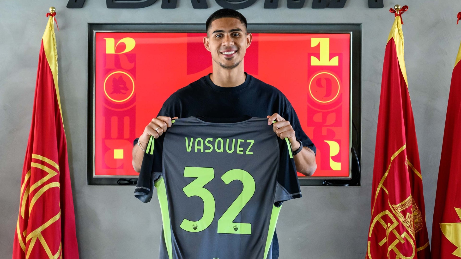 Devis Vasquez firmo por Roma hasta 2027 - AFP