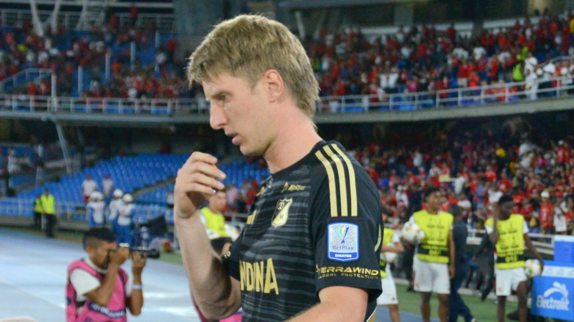 Andrés Llinás, defensor central de Millonarios - VizzorImage