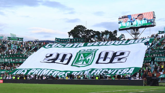 Tifo de hinchas de Nacional - VizzorImage