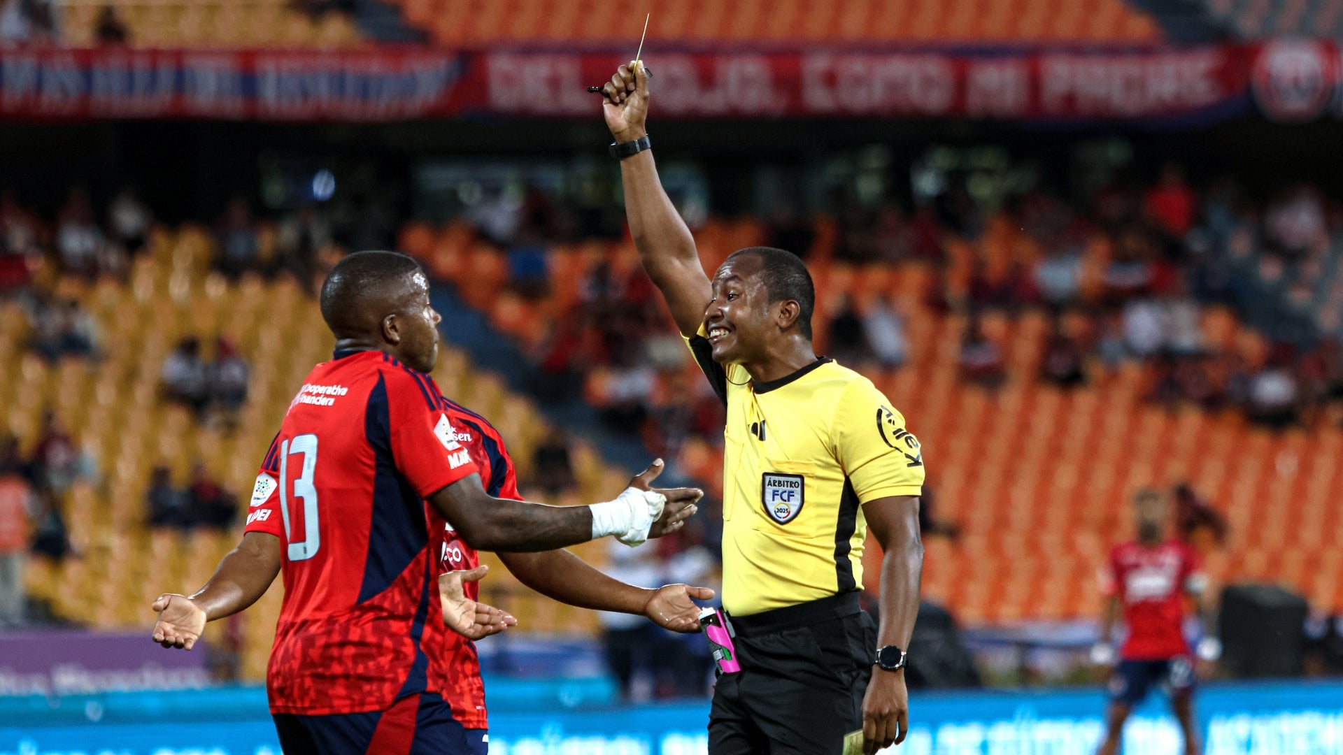 Medellín empató con Jaguares y reclama penaltis en su contra - VizzorImage Medellín empató con Jaguares y reclama penaltis en su contra - VizzorImage
