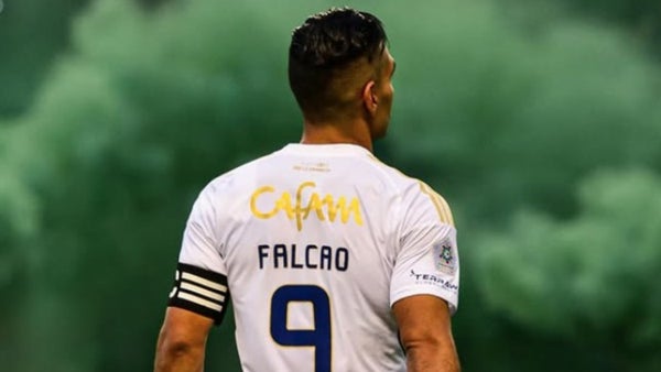 Falcao lleva la tecnología a otro nivel: el HONOR 400 está en Colombia