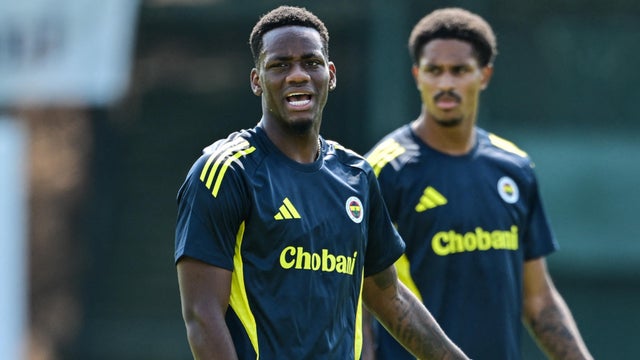 Jhon Durán perdió en su debut oficial con su nuevo equipo