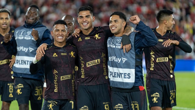 América no pudo sumar en Bogotá