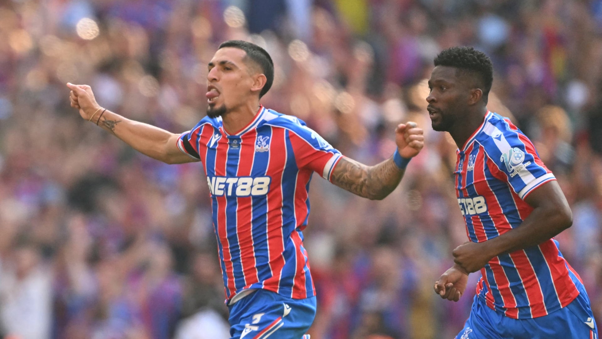 Daniel Muñoz y Jefferson Lerma, campeones en Crystal Palace - AFP