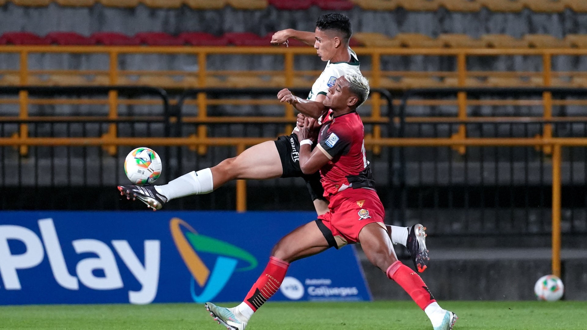 Leones vs Tigres por la fecha 5 del Torneo - VizzorImage