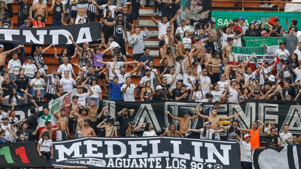 Hinchas de Once Caldas y Huracán protagonizan pelea en Manizales