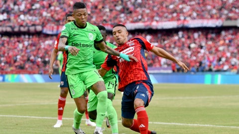 Billy Arce y Daniel Londoño en Nacional vs Medellin - VizzorImage