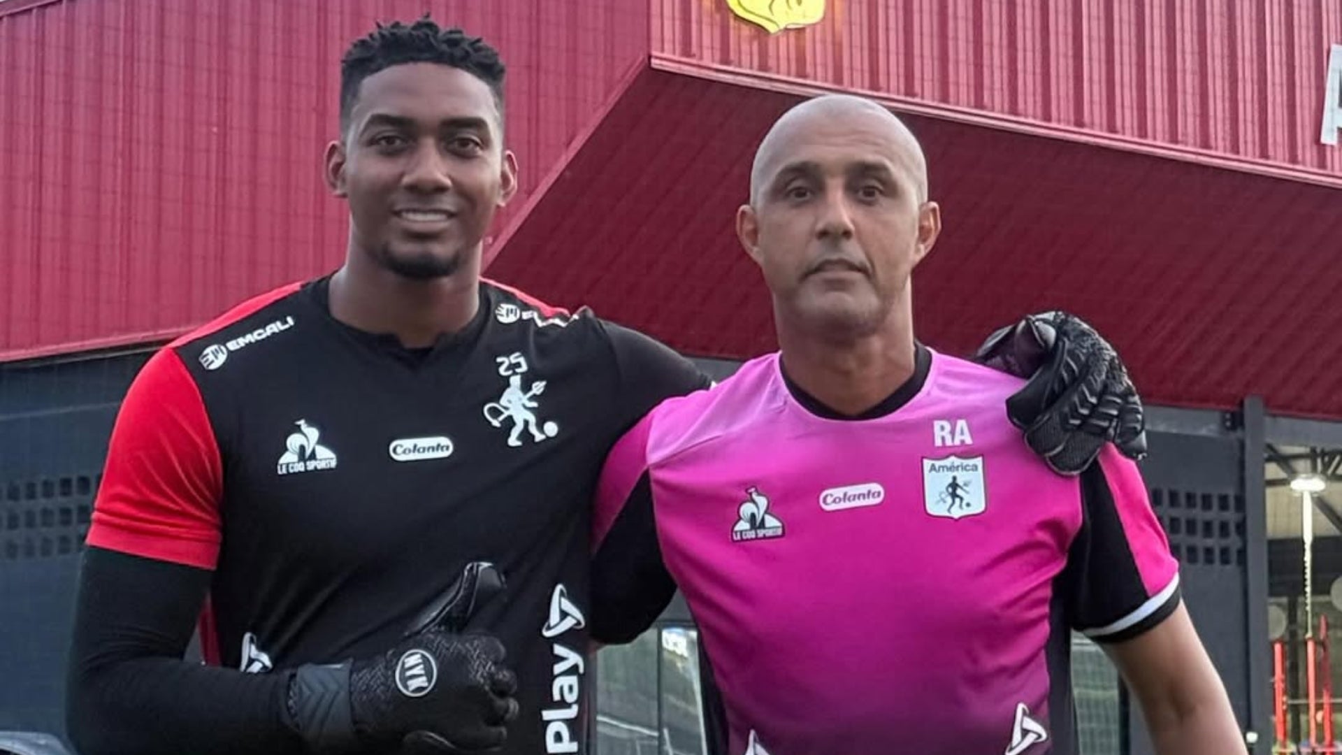 Portero David Quintero y el preparador Ricardo Andrade en América - @davidquintero_12