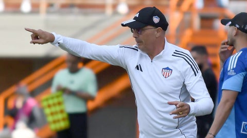 Alfredo Arias, técnico de Junior de Barranquilla - VizzorImage