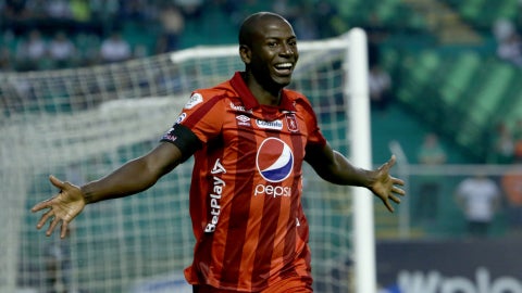 Adrián Ramos podría volver al fútbol profesional