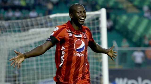 Adrián Ramos podría volver al fútbol profesional