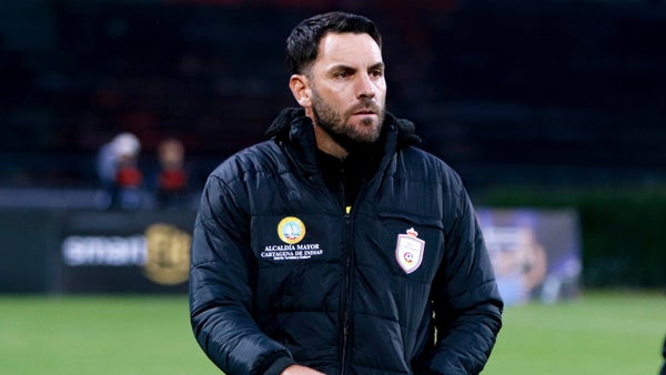 Cúcuta tendría en carpeta a Sebastián Viera como posible DT