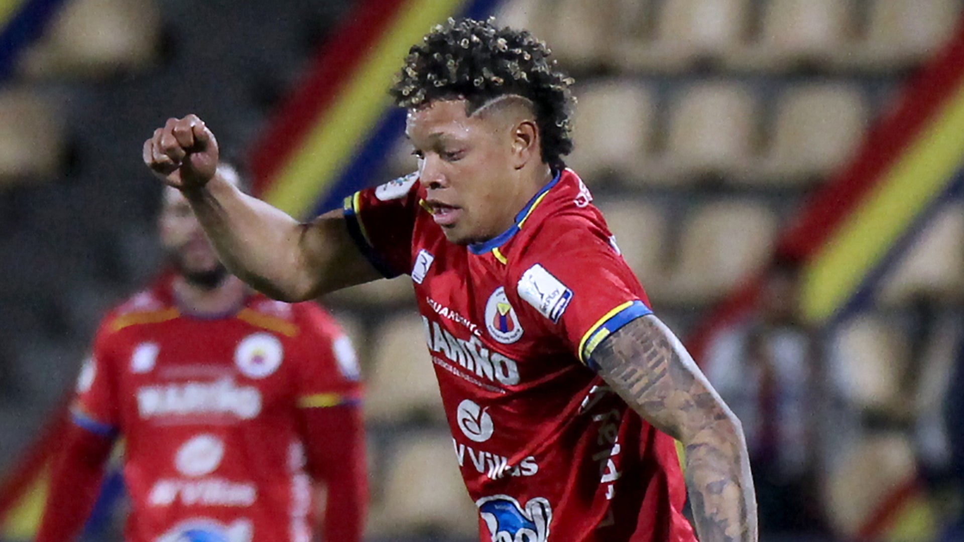 Bernal estrello un balon al palo en Pasto vs Medellin - VizzorImage