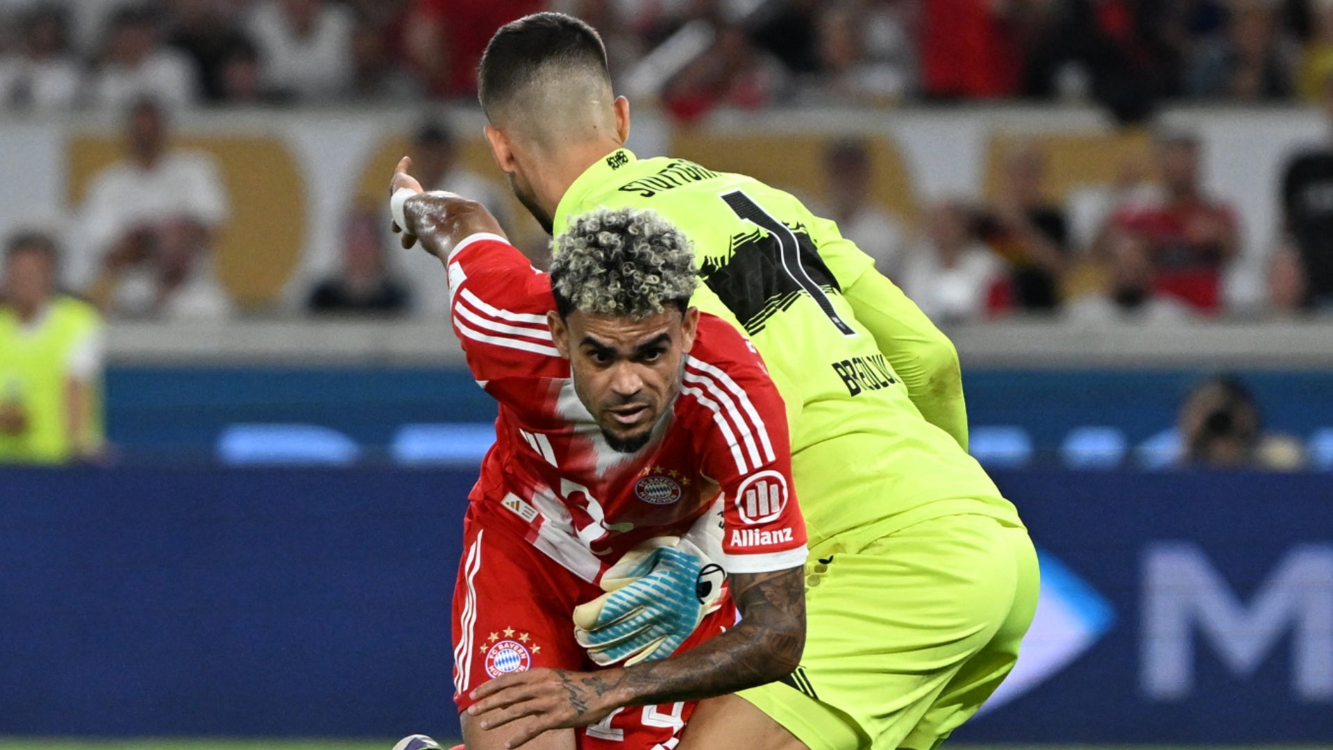 Luis Diaz selló el primer título de Bayern Múnich en 2025_26 - AFP