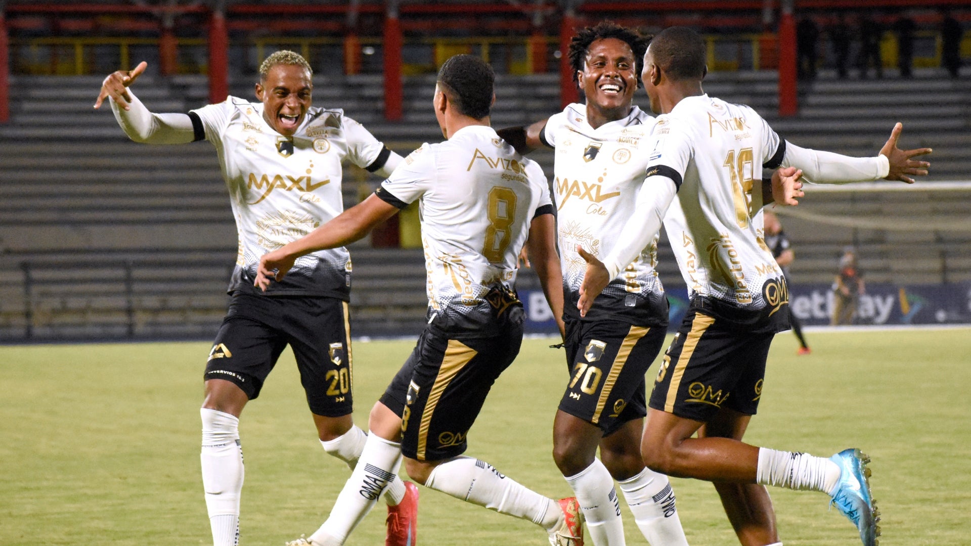 Llaneros venció a Pasto y se ratifica entre los 8 - VizzorImage