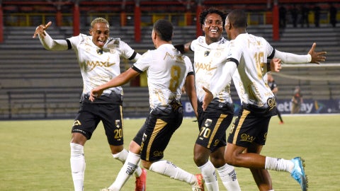 Llaneros venció a Pasto y se ratifica entre los 8 - VizzorImage