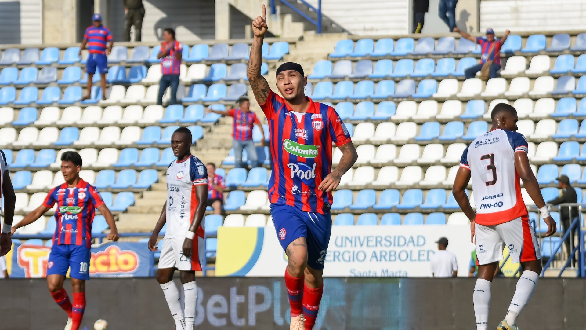 Ricardo Márquez salió lesionado de Unión Magdalena - VizzorImage