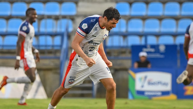 Alianza se aleja de la zona de descenso