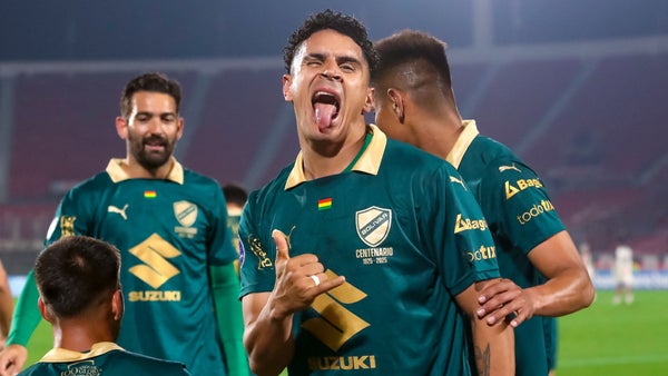 Daniel Cataño volvió a marcar un tremendo golazo en Bolivia