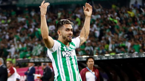 'Rifle' Andrade tendría novedades de su futuro