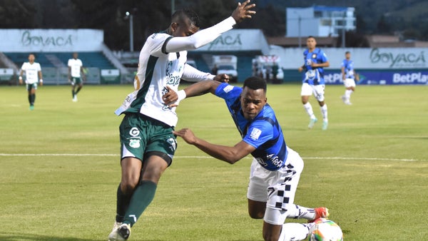 ¡Roja! Boyacá Chicó se queda con un hombre menos ante Cali