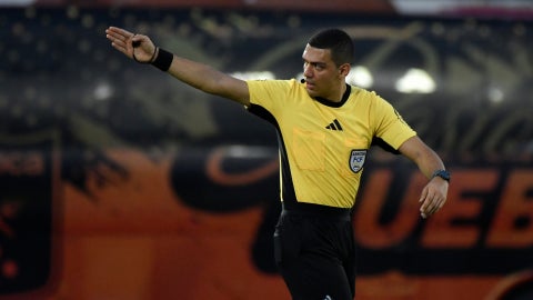 David Espinosa, arbitro de Real Cartagena vs Millonarios - VizzorImage