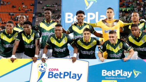 Quindío se quedó con un jugador menos vs Nacional - VizzorImage